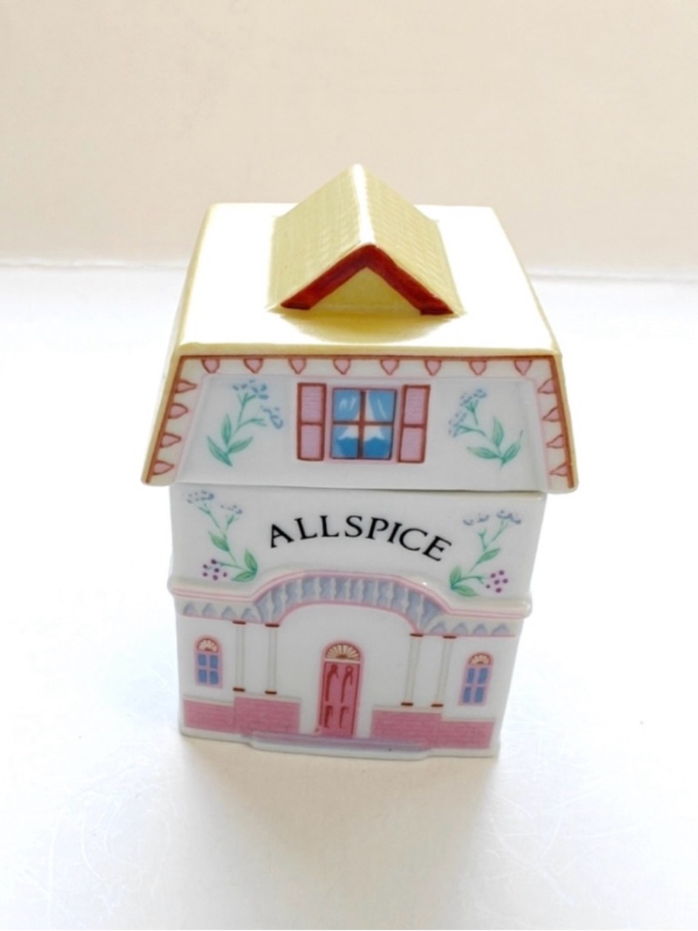 The Lenox spice village allspice 1989